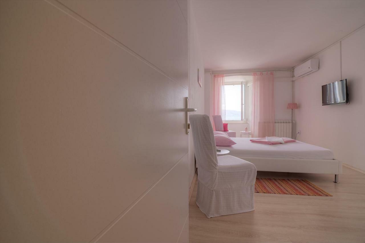Apartments & Rooms Josephine سينج المظهر الخارجي الصورة